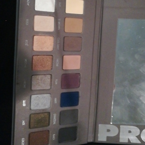 Lorac Pro 2 - Picture 2 of 2